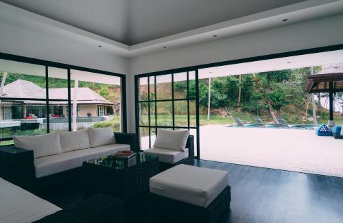 Taling Ngam Resort | Relax at Le Motu: Oceanfront Bliss with Pool & Breakfast