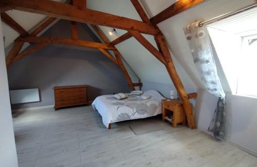 Saint-Nicolas-de-Bourgueil House | Budget-Friendly Getaway at Le Moulin Neuf with Pool Access