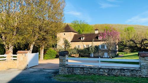 Saint-Denis-les-Martel Bed & Breakfast | Exceptional Oceanfront Retreat at Le Moulin du Boisset