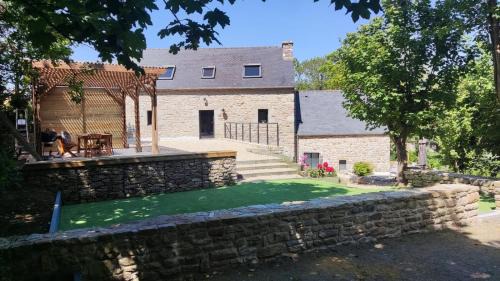 Ploudalmezeau House | Le moulin de Kerloroc