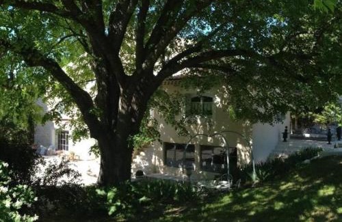 Cabries Bed & Breakfast | Discover Oceanfront Bliss at Le Moulin de Sonnailles