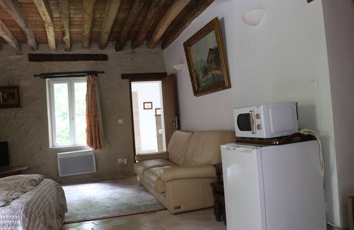 La Cave Hotel | Cozy Le Moulin du Bas Pesé with Family-Friendly Amenities