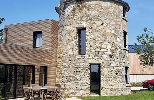 Yffiniac House | Welcoming Le Moulin du Gwalarn with Spa & Family Comfort