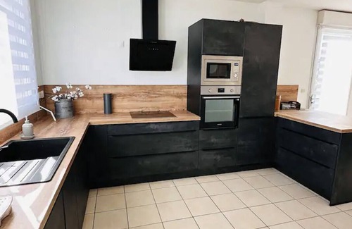 Port-en-Bessin-Huppain House | Beachside Retreat: Le Mousse - Family-Friendly Getaway