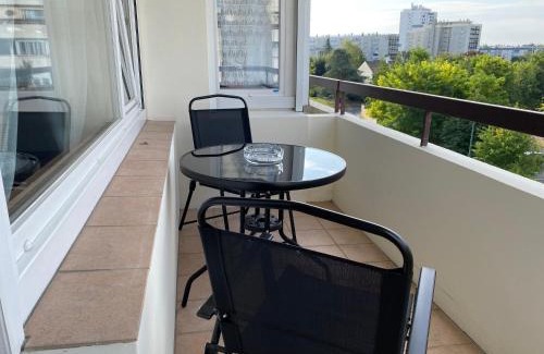 Reims Apartment | Enchanting Le Mun - 60m² with Views, Wifi & Parking