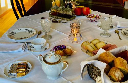 Le Cler Bed & Breakfast | Enchanting Le Murmure des Fées: Oceanfront Bliss Awaits