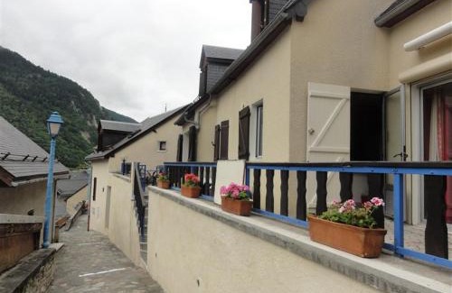 Viella House | Discover le néouvielle: Family-Friendly Retreat with Spa