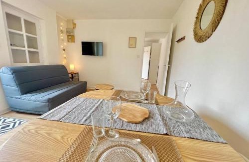 Chasseneuil-du-Poitou Apartment | Discover Le Napoli: Family-Friendly Stay Near Futuroscope