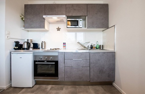 Villette Gare Apartment | Discover Le Nazareth: Balcony, Garage & Perfect Rating!