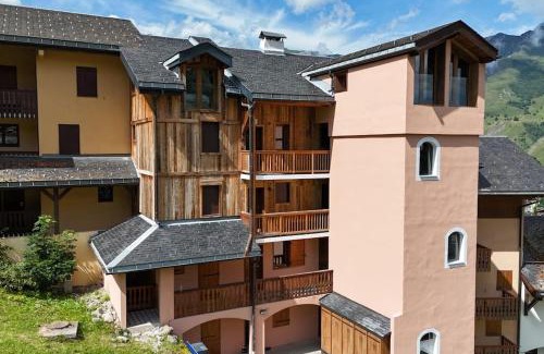 Saint-Martin-de-Belleville Apartment | Family-Friendly Retreat at Le Neiger - Appartement Emeraude