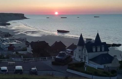 Arromanches-les-Bains Apartment | Discover Le Neptune: Oceanfront Getaway for Families