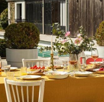 Saint-Briac-sur-Mer Hotel | Pet-Friendly Le Nessay: Oceanfront Bliss Awaits You
