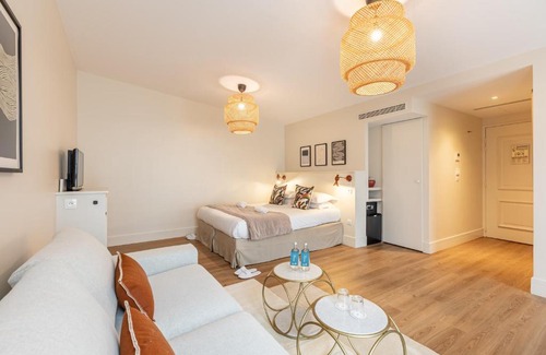 Batignolles Hotel | Family-Friendly Stay at Le Nest by Sweet Inn - 4 Star