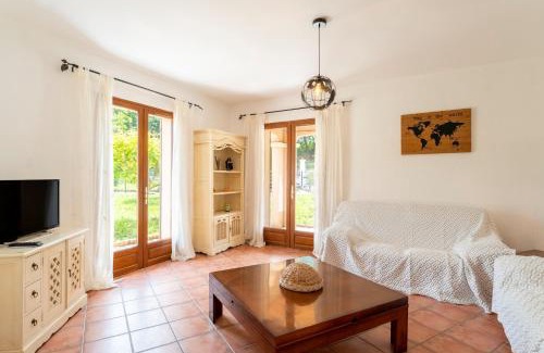 Malemort-du-Comtat House | Relax at Le Nichoir au Pied du Ventoux with Pool Access