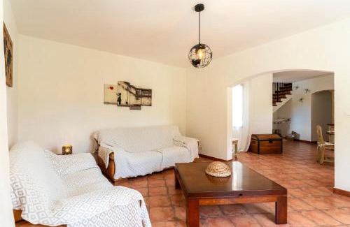 Malemort-du-Comtat House | Relax at Le Nichoir au Pied du Ventoux with Pool Access