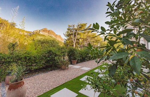 Cassis Apartment | Oceanfront Bliss at Le nid Cassidain by Winkyhouse