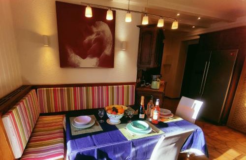 Leysin Apartment | Le Nid d'aigle apt Leysin centre avec forfait piscine sauna jacuzzi en option