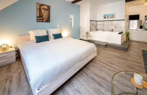 Centre Apartment | Experience Romance at Le Nid d'Amour Éternel Hotel