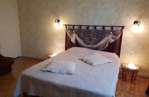 Brens Bed & Breakfast | Eco-Friendly Retreat at Le Nid de l'Ecureuil - Rated 9.6/10