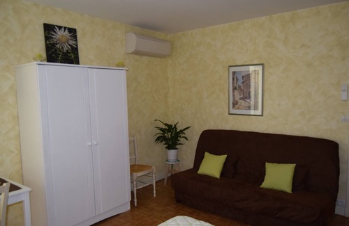 Brens Bed & Breakfast | Eco-Friendly Retreat at Le Nid de l'Ecureuil - Rated 9.6/10