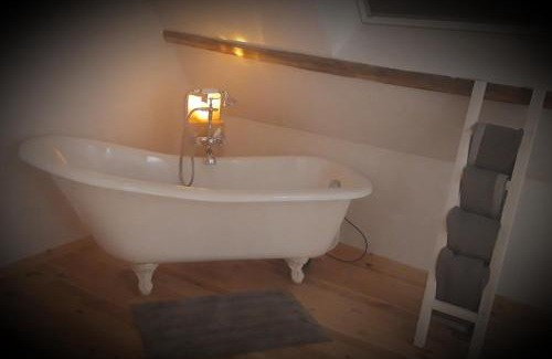 Offrethun House | Discover Le nid douillet: Guest Rated 8.5/10 Retreat