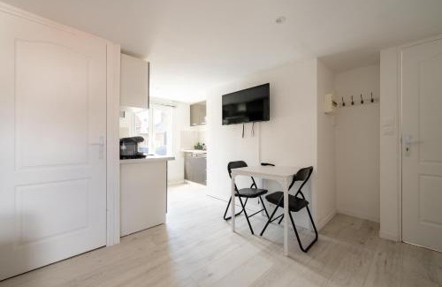 Doullens Apartment | Le Nid du Beffroi - Studio centre Doullens