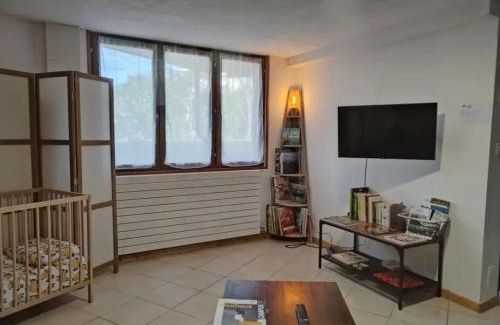 Sciez Apartment | Cozy Retreat at Le Nid du Chat Noir - Child Friendly Stay