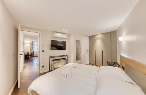 Archives Apartment | Family-Friendly Comfort in Le Marais - 4-Star Hotel