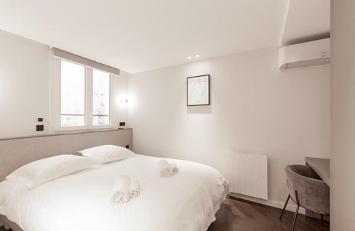 Archives Apartment | Family-Friendly Comfort in Le Marais - 4-Star Hotel