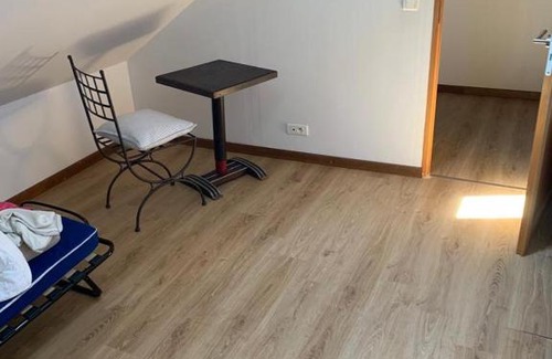 Ableiges Apartment | Discover Family-Friendly Comfort at Le Nid Hotel