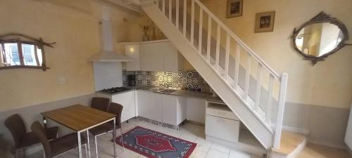 Rabastens Apartment | Discover Family-Friendly Comfort at Le Nid Hotel