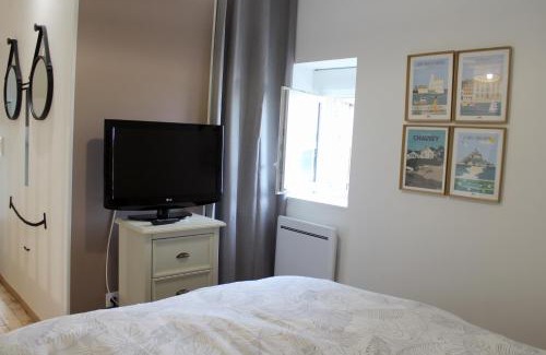 Marigny-le-Lozon Apartment | Discover Duplex Sympa: Ideal Base Near D-Day Beaches