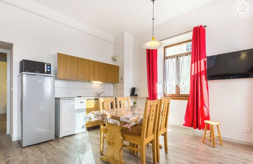 Montgellafrey House | Cozy Le Nizeran N°5 - Family-Friendly in Saint Francois