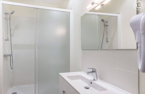 Montgellafrey House | Cozy Le Nizeran N°5 - Family-Friendly in Saint Francois