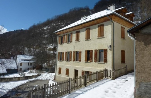 Montgellafrey House | Pet-Friendly Retreat at LE NIZERAN n°2 in Saint Francois