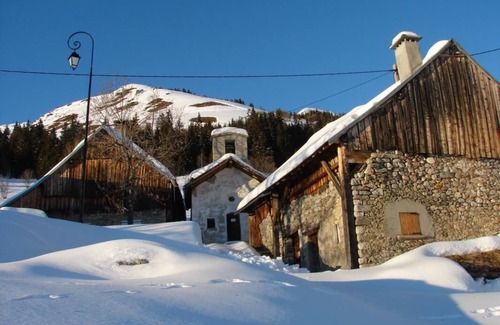 Montgellafrey House | Pet-Friendly Retreat at LE NIZERAN n°2 in Saint Francois