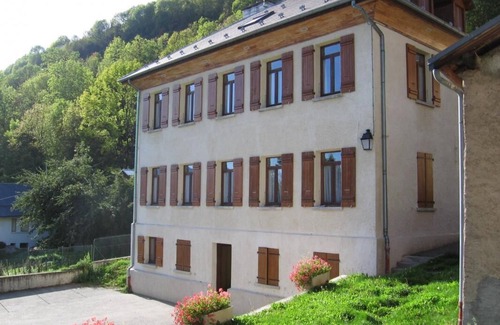 Montgellafrey House | Pet-Friendly Retreat at LE NIZERAN n°2 in Saint Francois