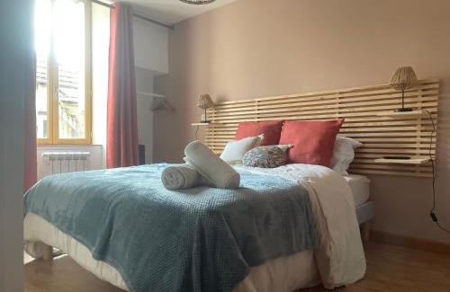 Nevers Apartment | Stay at Le Noeud Vert: Cozy Apartment with Spa & Gym Access
