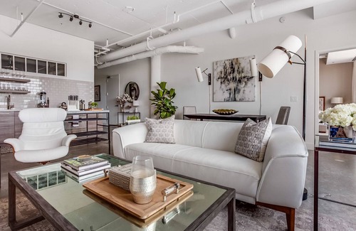 Poncey-Highland Apartment | Unmatched Comfort at Le Noir Et Blanc - Rated 10/10