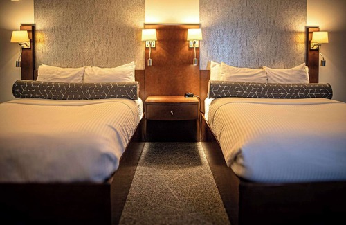 Rouyn-Noranda Hotel | Discover Le Noranda Hotel & Spa: Rated 9/10 with Pool & Spa