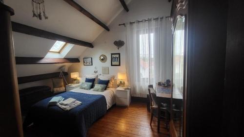 Fouras Bed & Breakfast | Relax at Le Noroit Chambres d'Hôtes with Oceanfront Pools