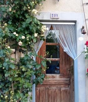 Montsegur Bed & Breakfast | Explore Family-Friendly Comfort at Le Pèlerin