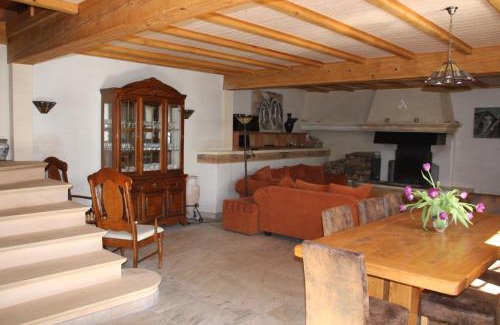Montsegur Bed & Breakfast | Explore Family-Friendly Comfort at Le Pèlerin