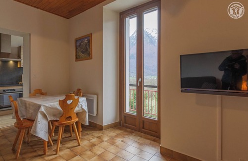Les Chavannes-en-Maurienne House | Cozy Le Presbytère: Family-Friendly Stay in Maurienne