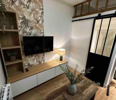 Pont-l'Eveque Apartment | Unforgettable Stay at Le P’tit Antoine - Rated 9/10
