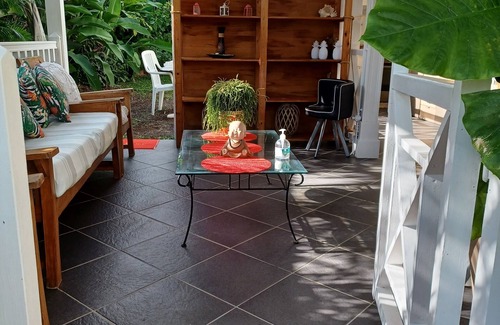Saint-Paul Apartment | Relaxing Getaway at Le P'tit Appart D'anne with Ocean Views