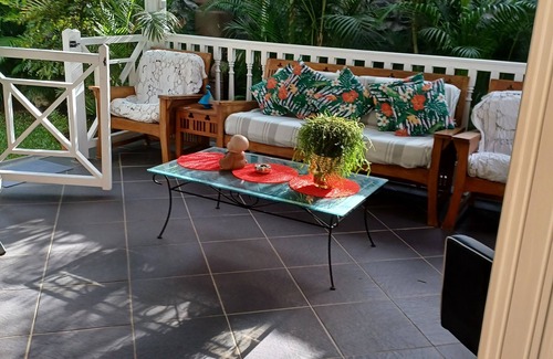 Saint-Paul Apartment | Relaxing Getaway at Le P'tit Appart D'anne with Ocean Views