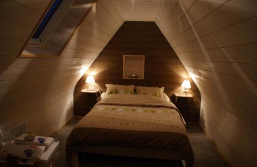 La Tour-dʼAuvergne Cabin | Family-Friendly Retreat at Le p'tit gîte de Chomet