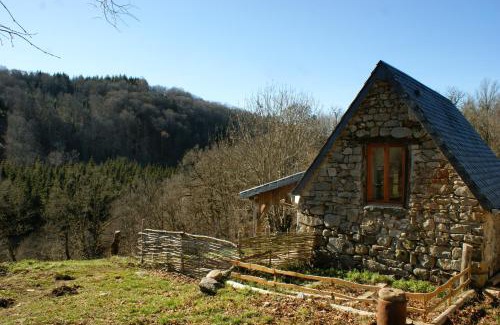 La Tour-dʼAuvergne Cabin | Family-Friendly Retreat at Le p'tit gîte de Chomet