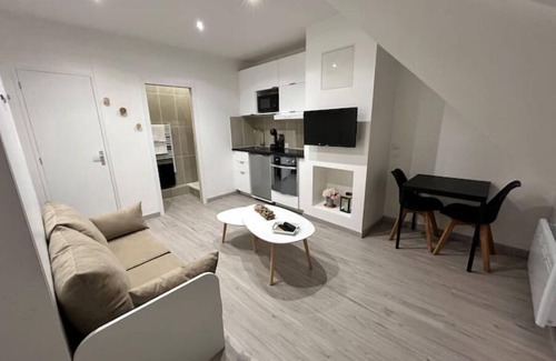 Pont-l'Eveque Apartment | Comfortable Stay at Le P'tit Vaucelles - Pet Friendly!
